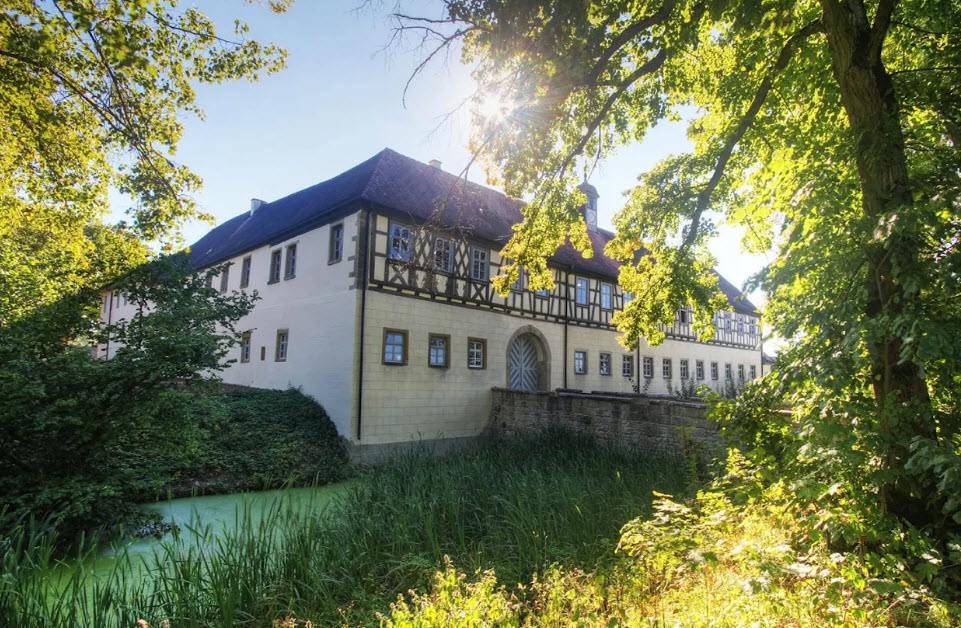 Erkenbrechtshausen Moated Castle, Germany